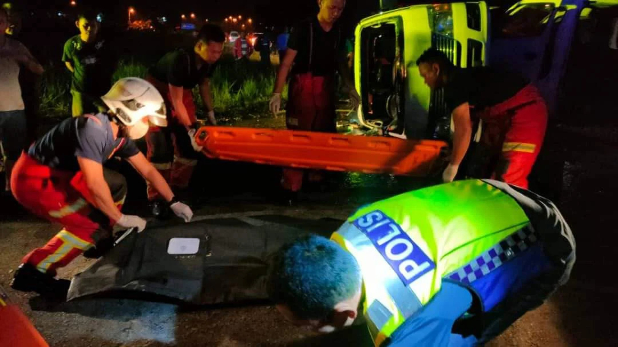 砂拉越惨烈车祸：校巴U转撞上客货车，1死3学生重伤