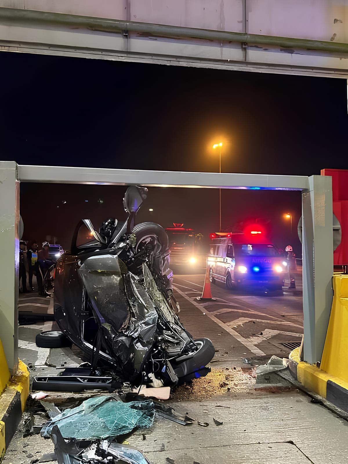 甘拔士收费站发生车祸 青年撞防撞墙不幸殒命