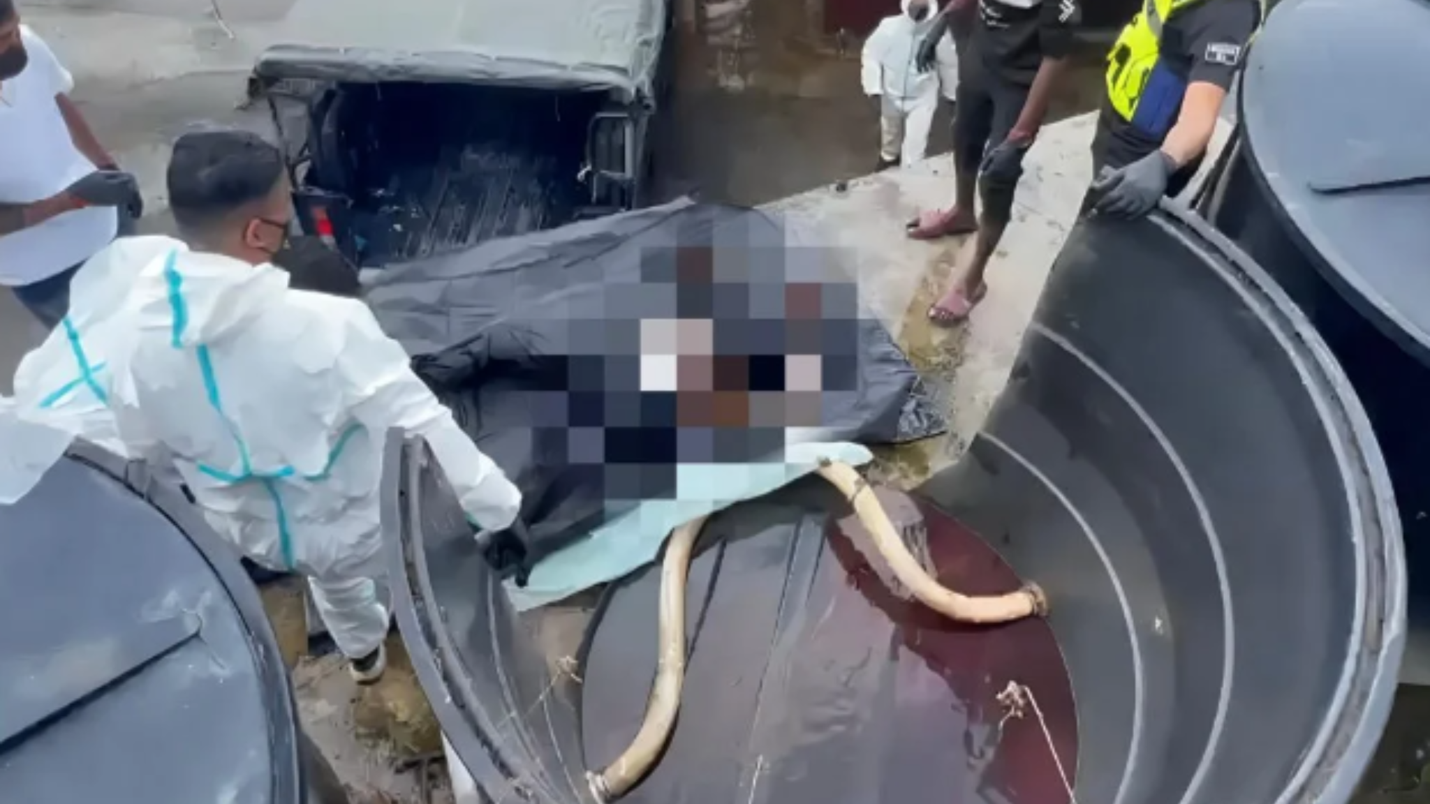 邦咯岛发现男尸，储水桶成死亡现场