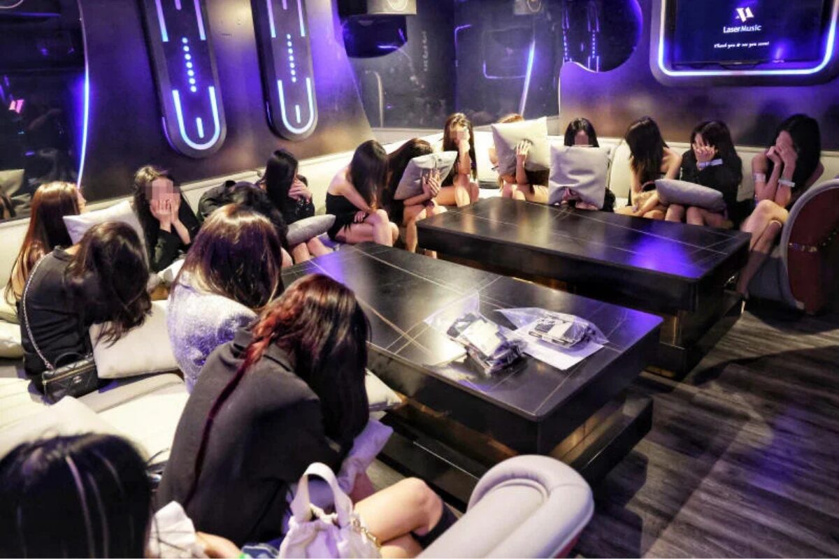 乌节路KTV与咖啡店遭突击 47人涉无证就业与非法赌博被捕