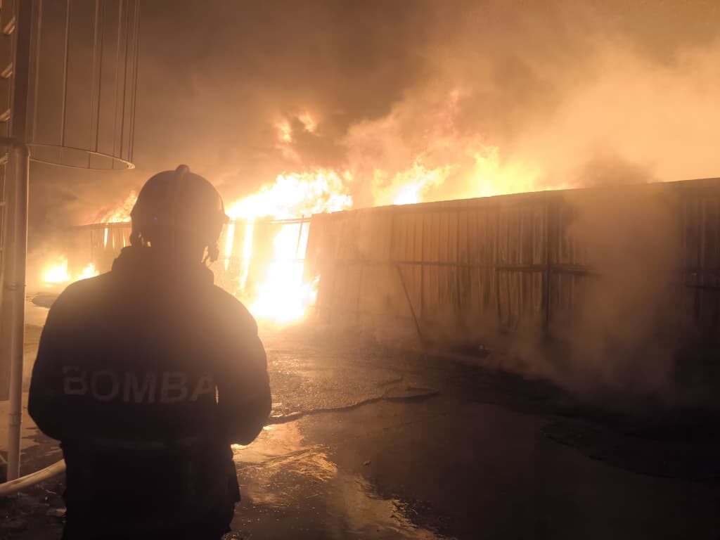 瓜拉冷岳炼油厂火灾