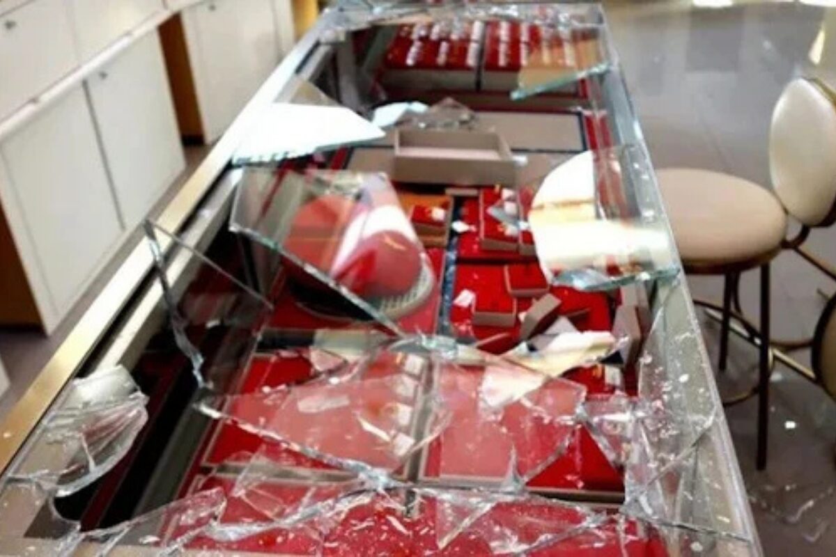 香格里拉金店盗窃案迅速告破 蒙面贼10小时内落网