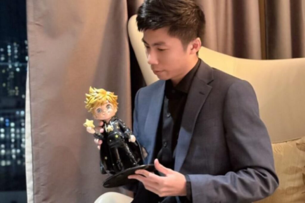 Dr Kervis 公仔星域集团